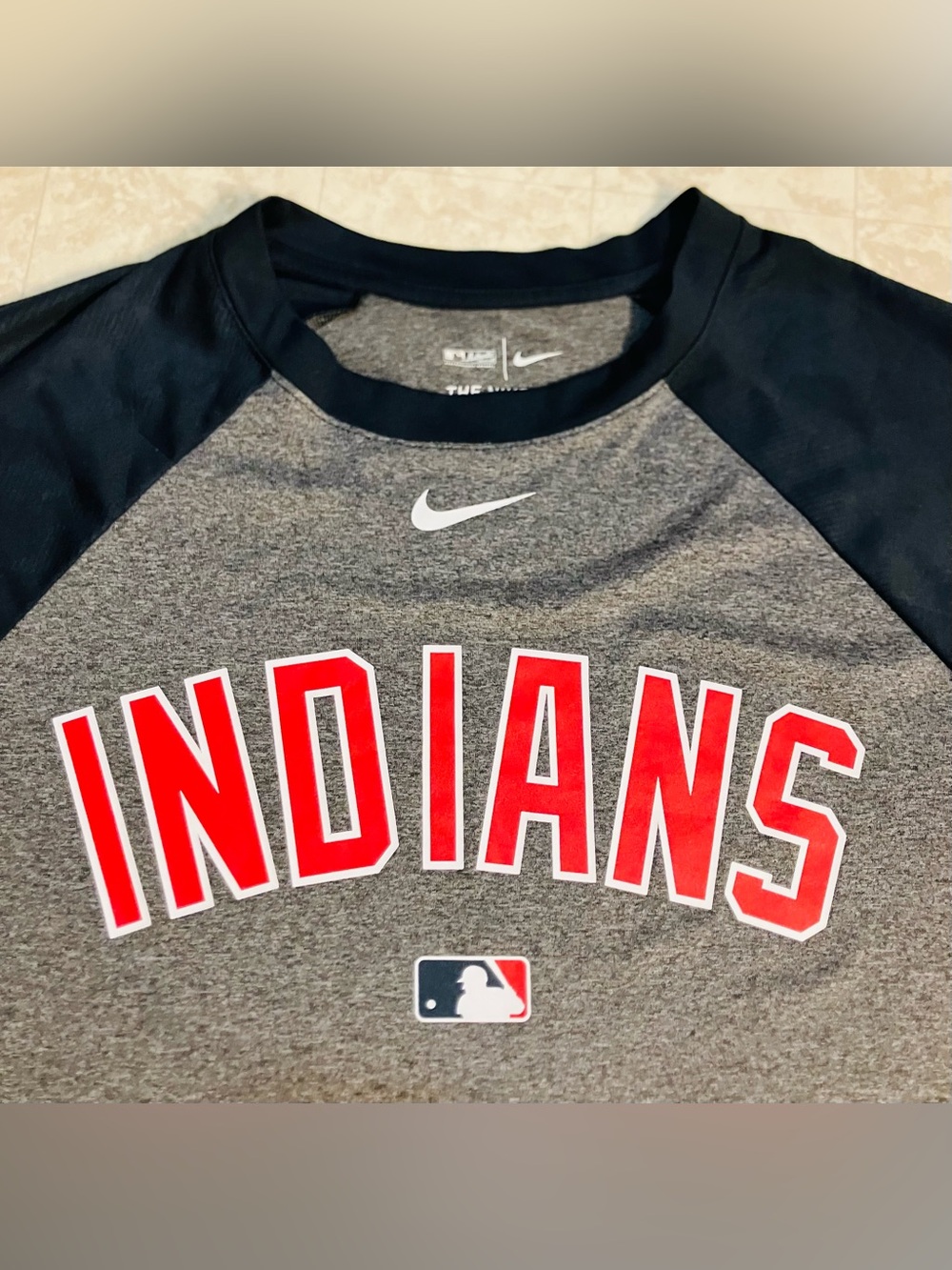 Nike Cleveland Indians MLB Dri-Fit Velocity Raglan 3/4 Sleeve T-Shirt Men's XL
